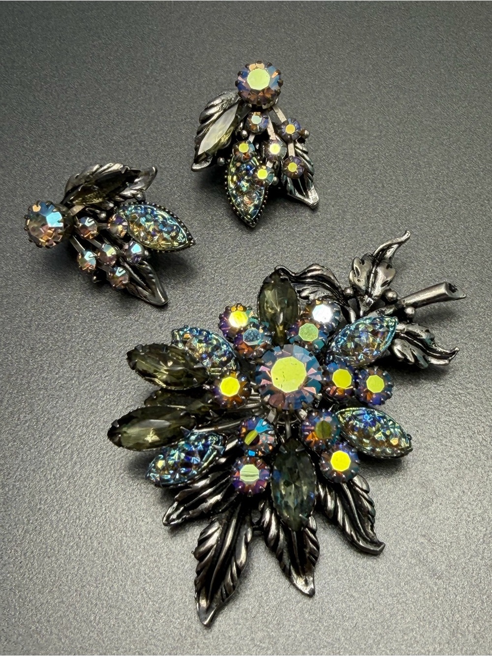 Vintage Selini Molded Glass Brooch and Earring Set